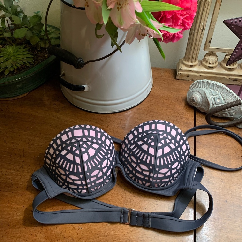 🏆BOGO Kaleidoscope Xhilaration bikini toP periwinkle pink likenewfirm foam swim